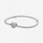 Браслет Pandora із застібкою у вигляді серця Pave